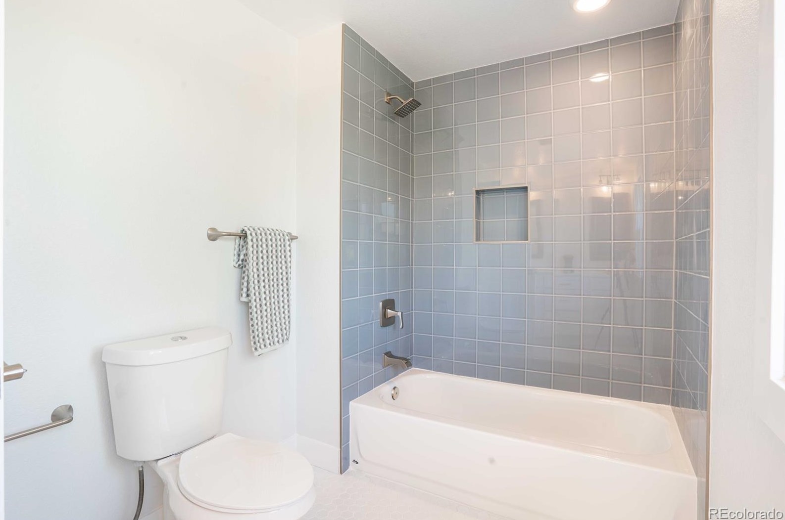 7706 Clermont Ct, Littleton CO  80122-3707 exterior