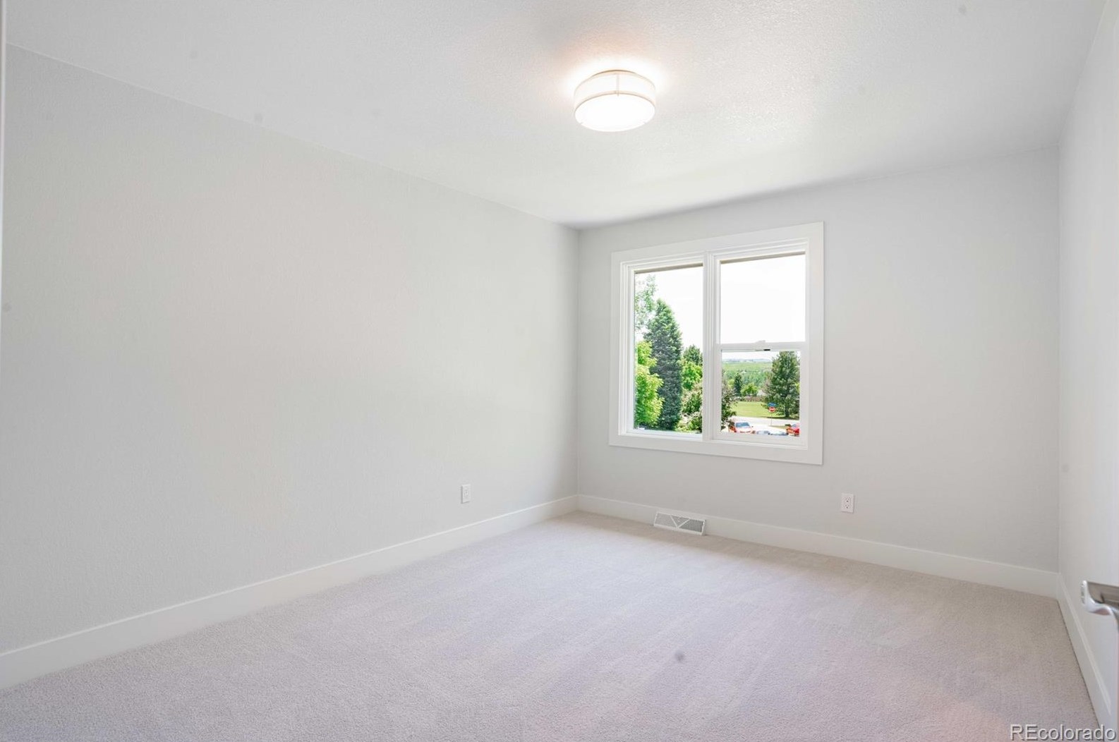 7706 Clermont Ct, Littleton CO  80122-3707 exterior