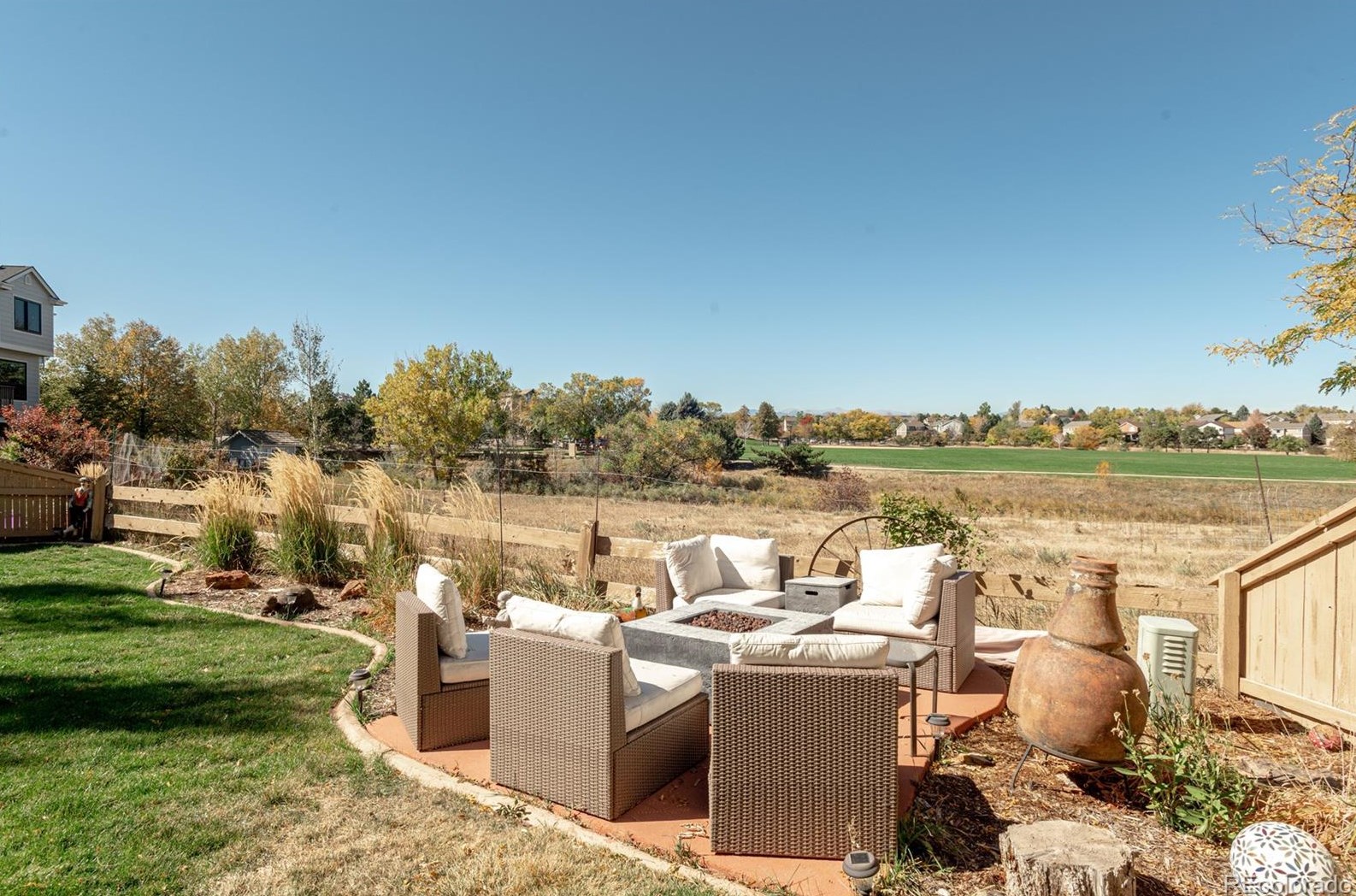 9461 Lark Sparrow Dr, Littleton CO 80126-5233 exterior