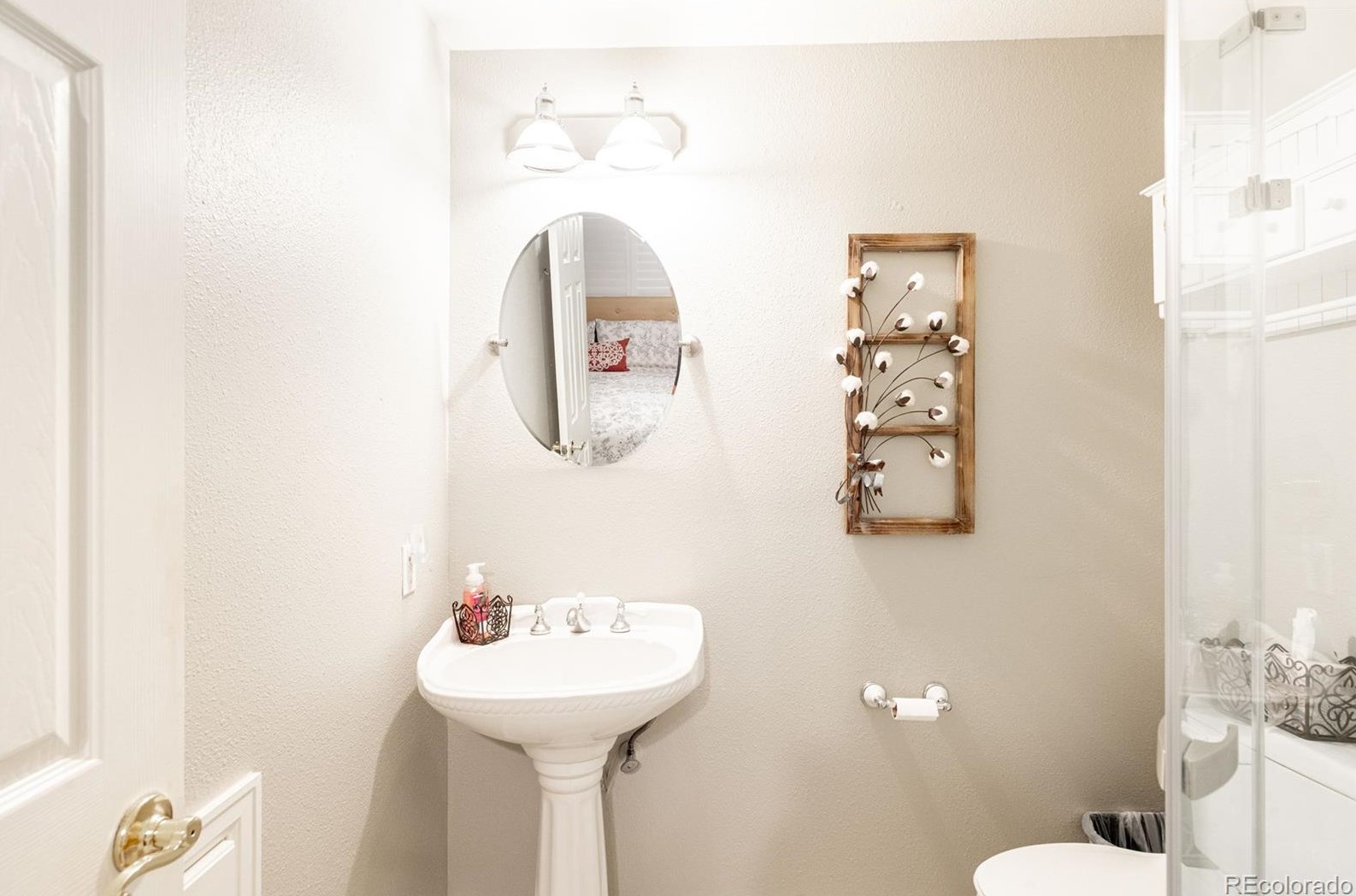 9461 Lark Sparrow Dr, Littleton CO 80126-5233 exterior