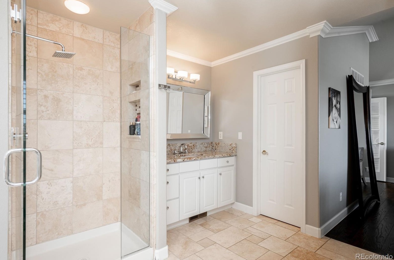 9461 Lark Sparrow Dr, Littleton CO 80126-5233 exterior