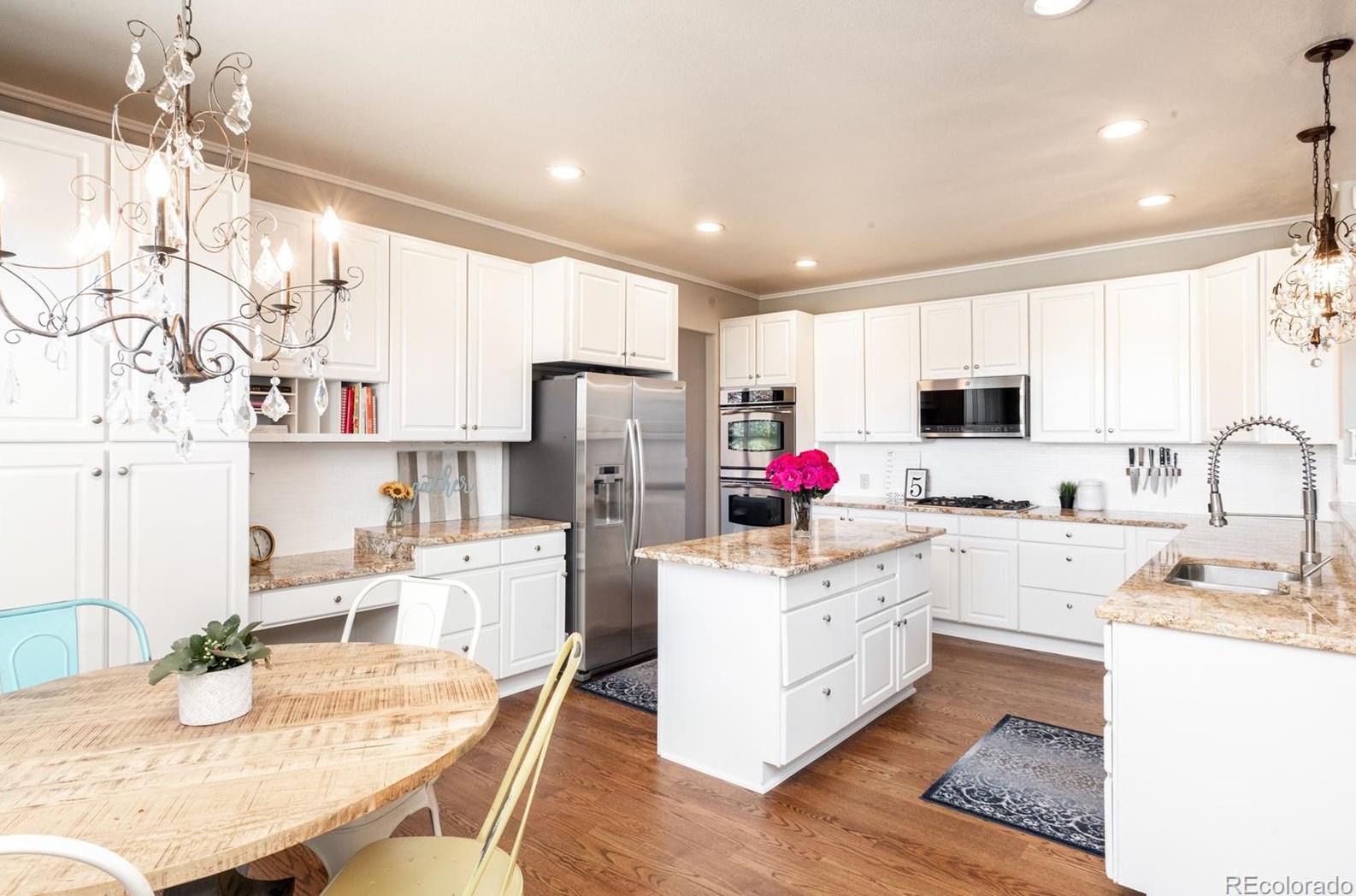 9461 Lark Sparrow Dr, Littleton CO 80126-5233 exterior