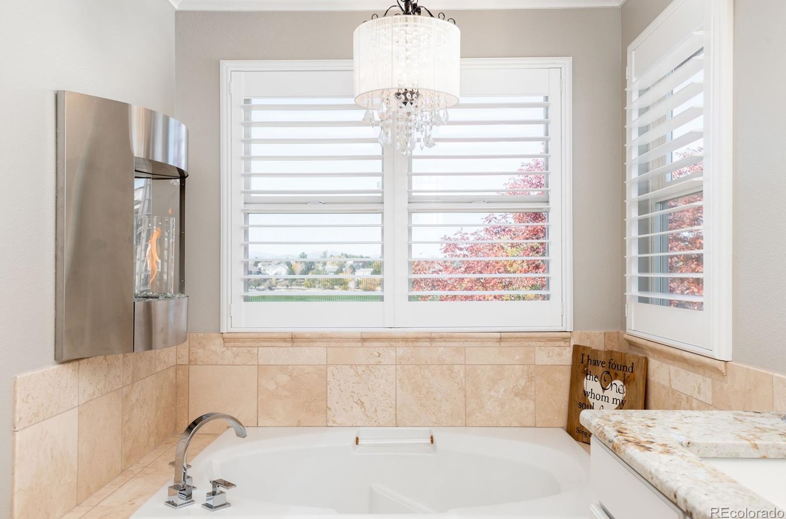 9461 Lark Sparrow Dr, Littleton CO 80126-5233 exterior