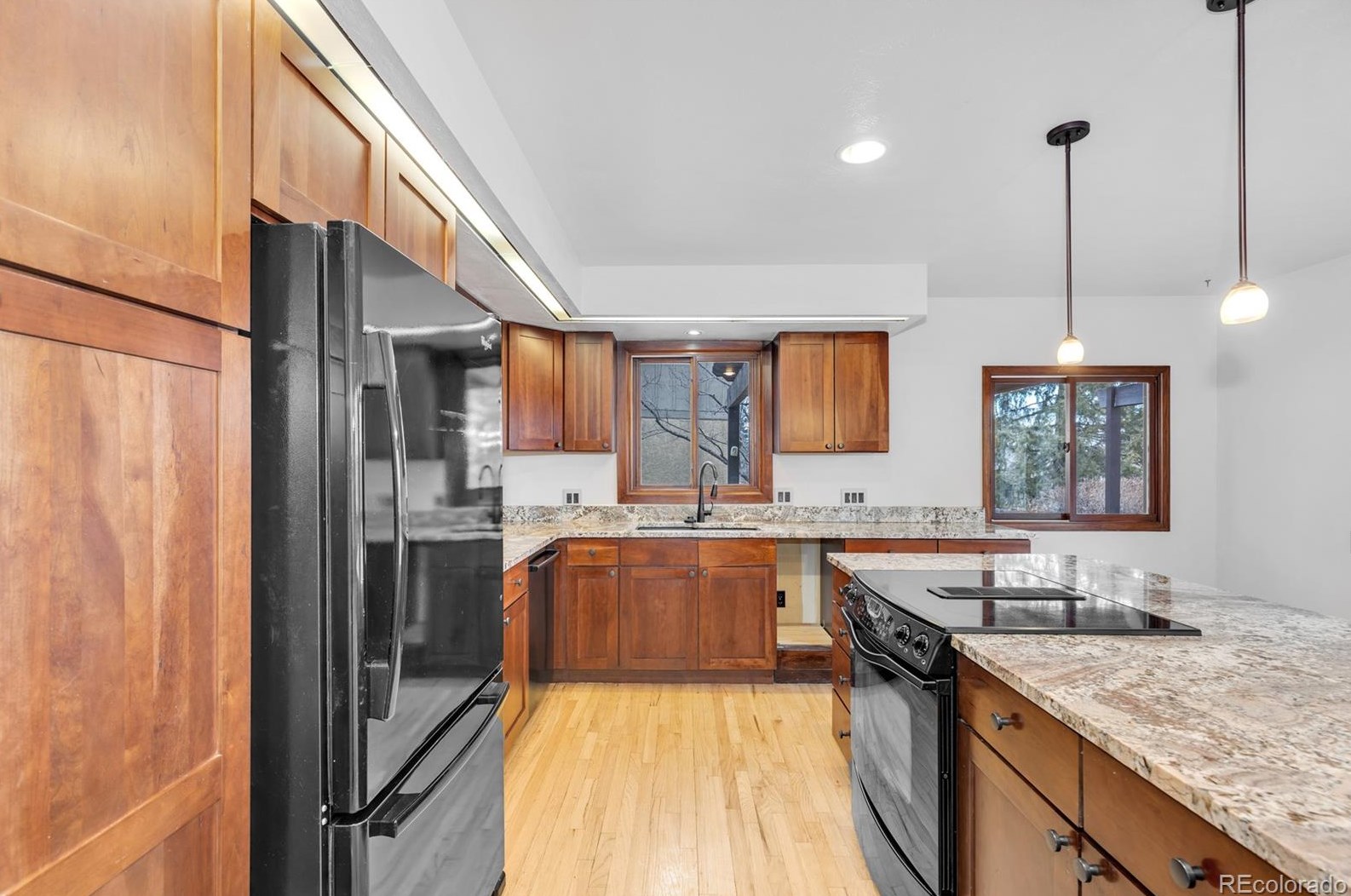 6131 Marion Way, Littleton CO 80121-2619 exterior