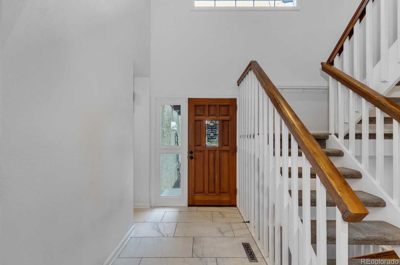 6131 Marion Way, Littleton CO 80121-2619 exterior