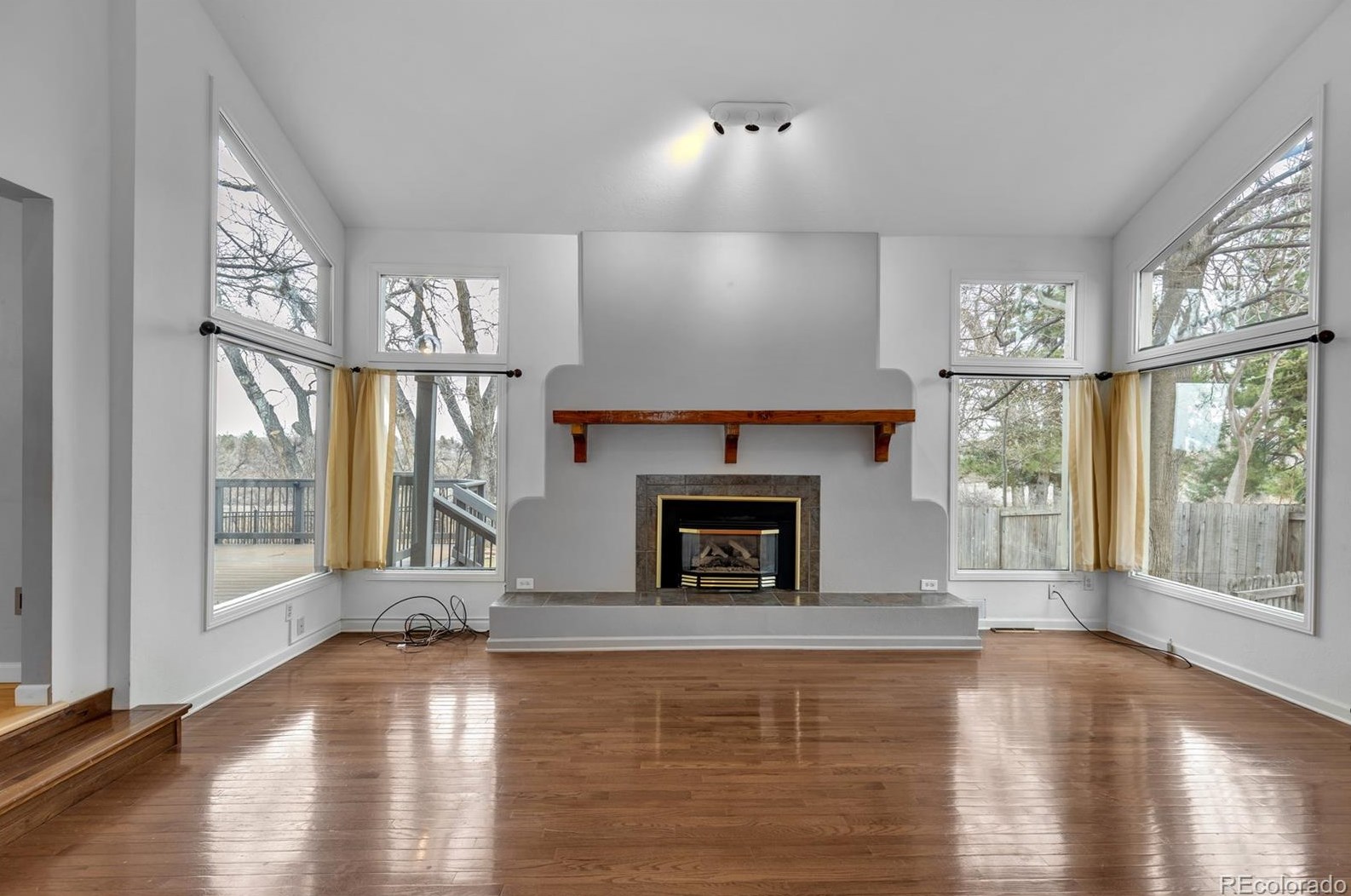 6131 Marion Way, Littleton CO 80121-2619 exterior