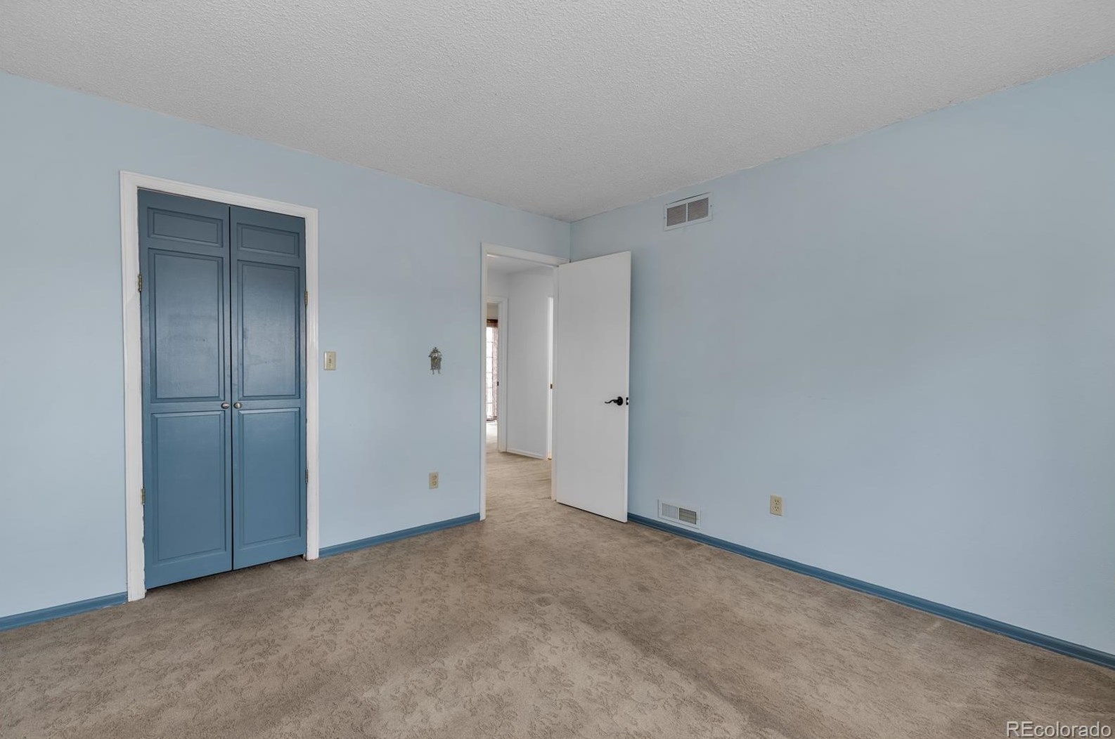 6131 Marion Way, Littleton CO 80121-2619 exterior