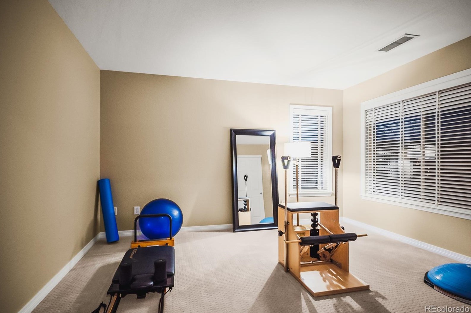 9859 Cambridge Pl, Littleton CO  80127-5907 exterior