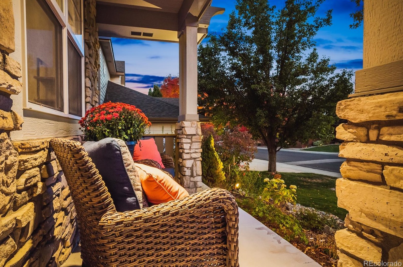 9859 Cambridge Pl, Littleton CO  80127-5907 exterior