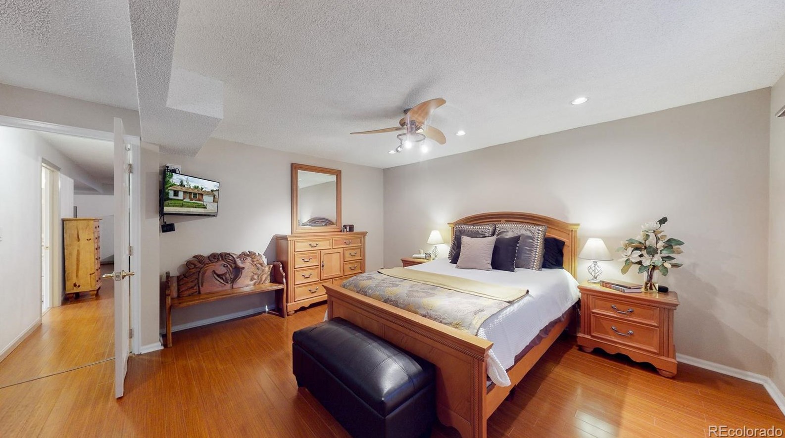 8542 Star Cir, Littleton CO 80128-6242 exterior