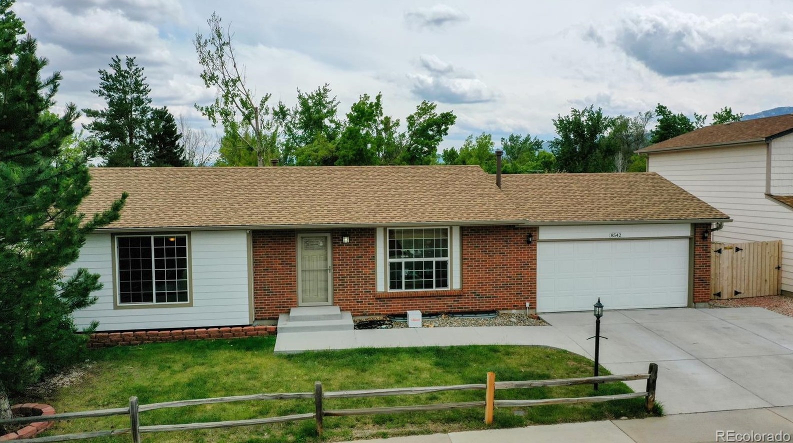 8542 Star Cir, Littleton CO 80128-6242 exterior