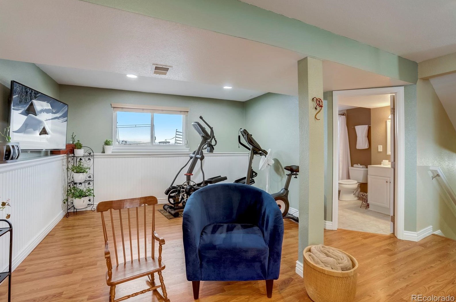 212 Helena Cir, Littleton CO 80124-2709 exterior