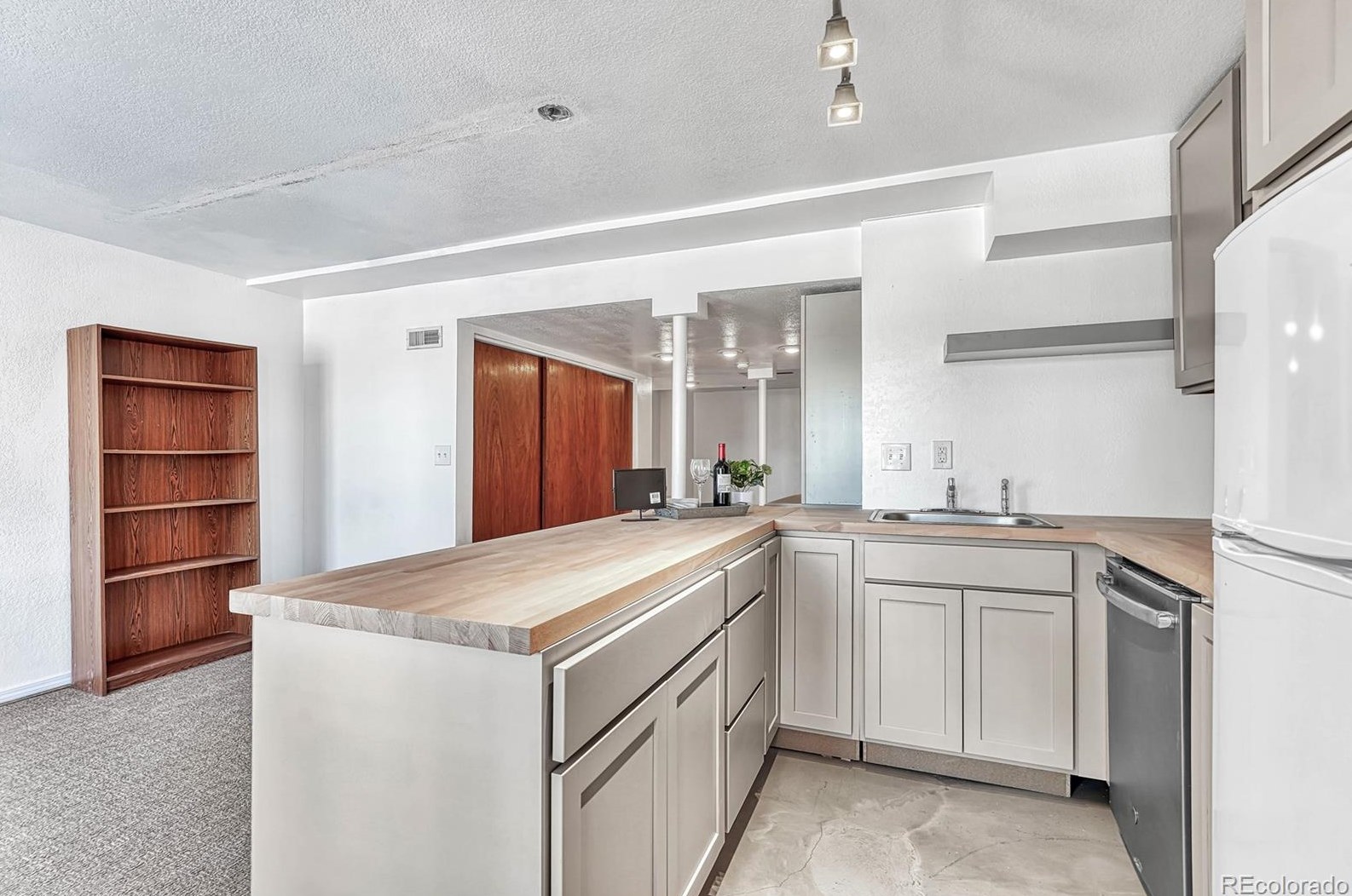 5297 Spruce Ave, Castle Rock CO  80104-8914 exterior