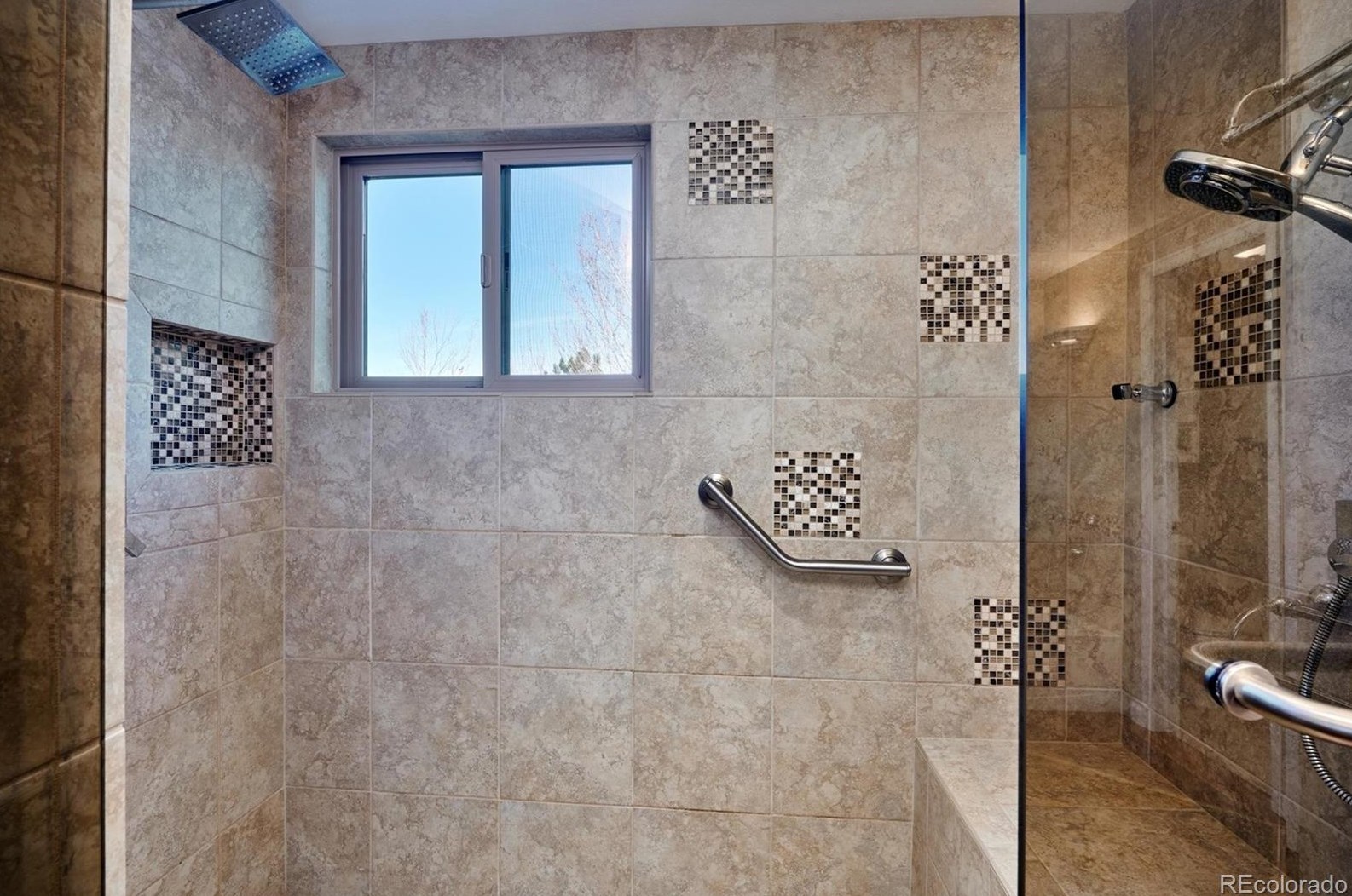 8604 Forrest Dr, Littleton CO  80126-2921 exterior