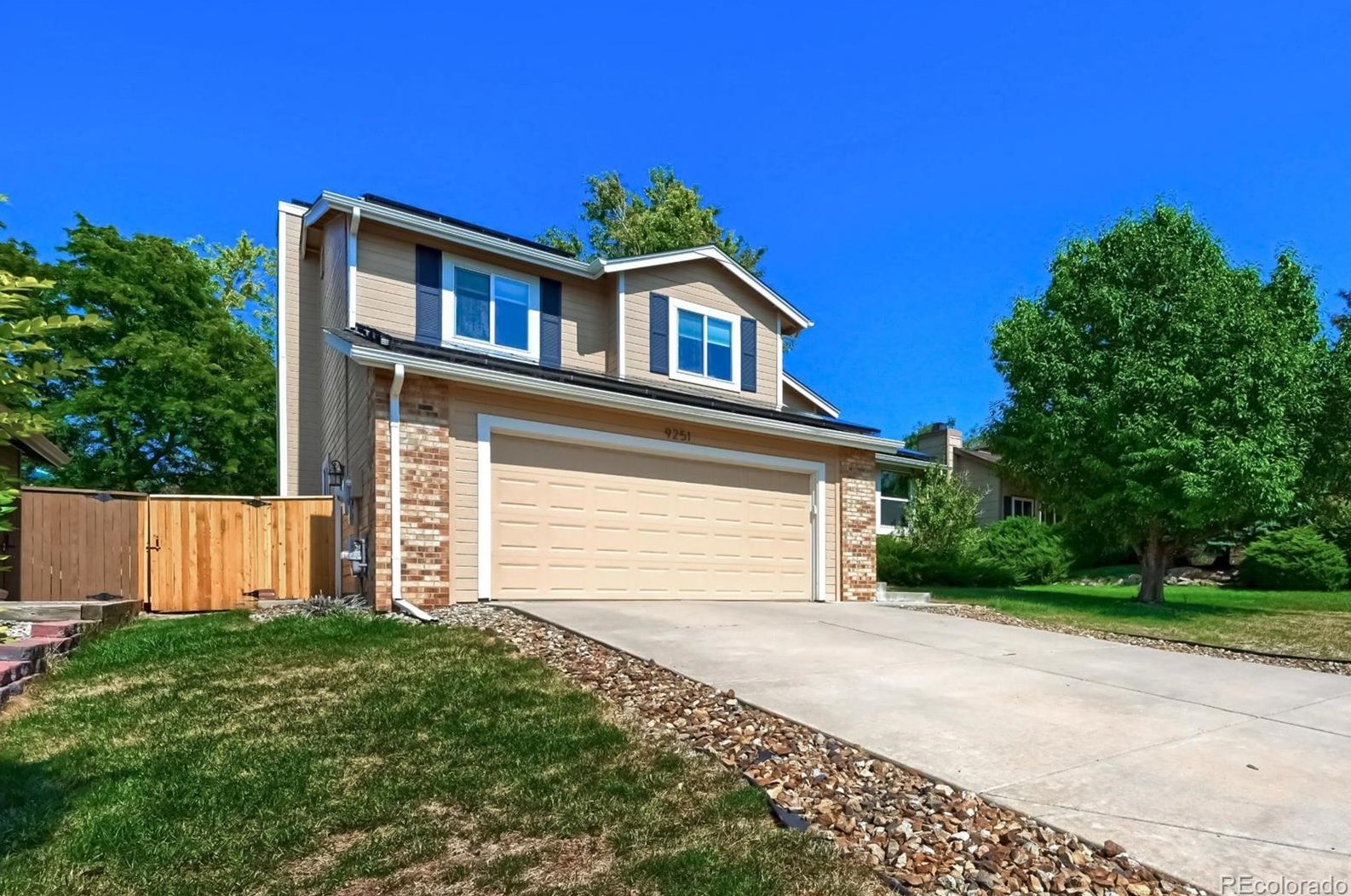 9251 Stargrass Cir, Littleton, CO 80126-2257