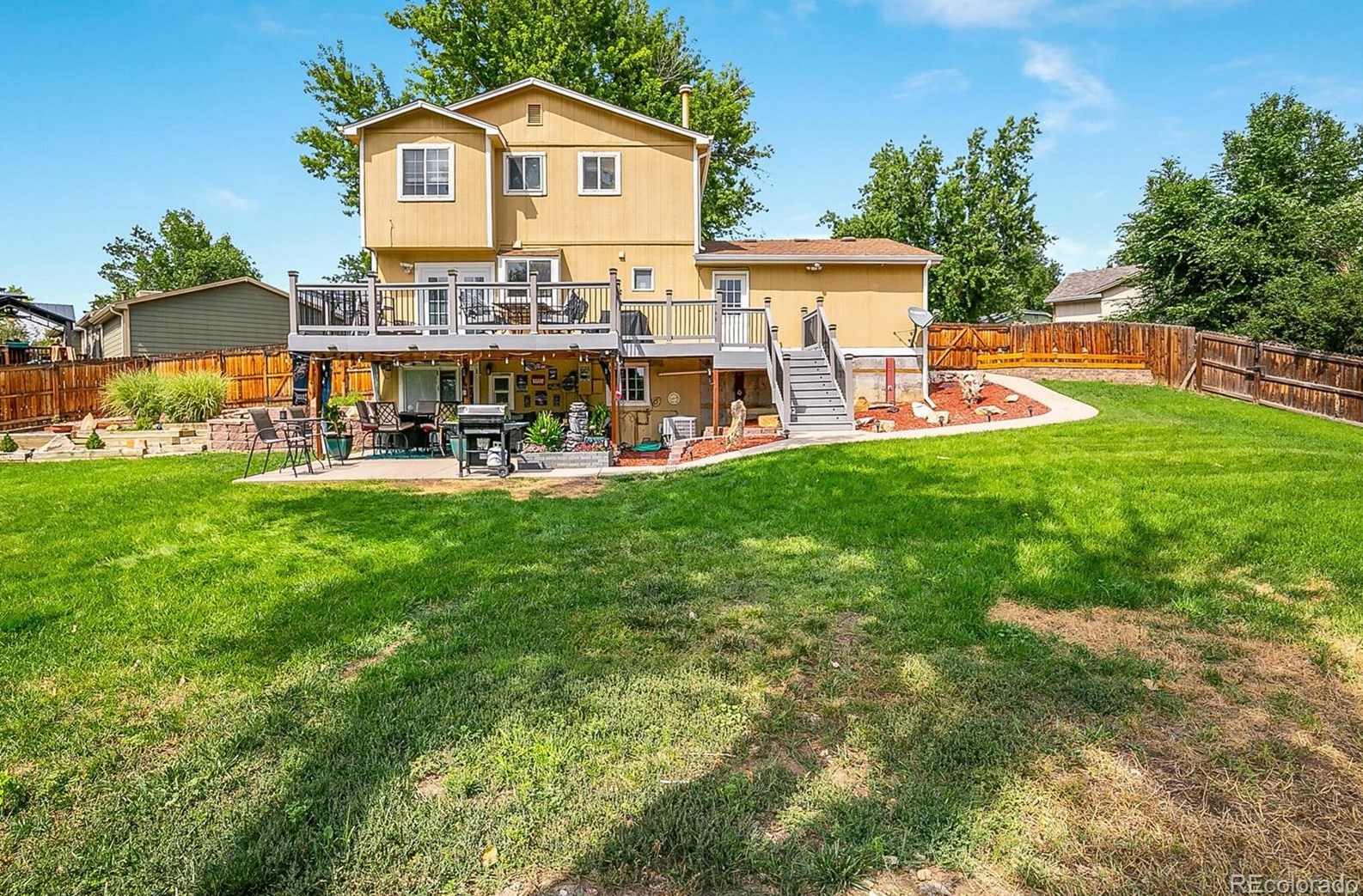 5855 Miller Ct, Littleton CO 80127-5584 exterior