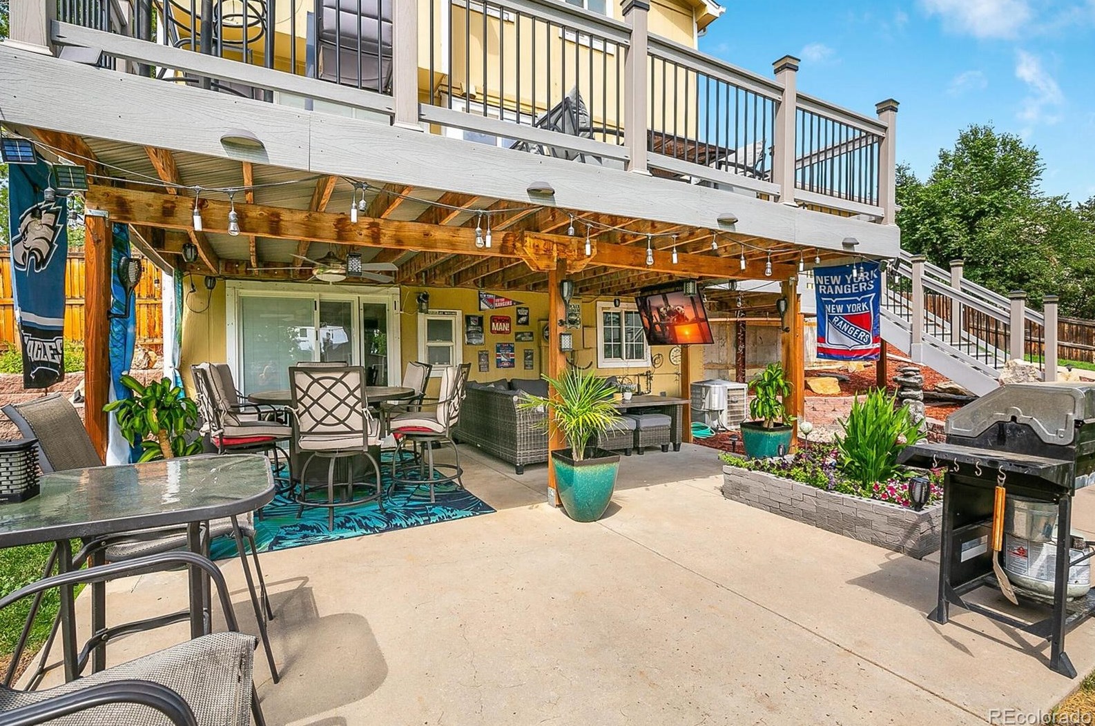 5855 Miller Ct, Littleton CO 80127-5584 exterior