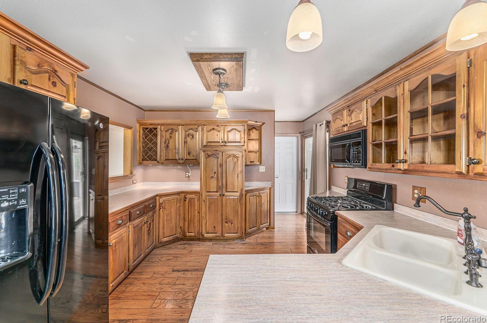 1806 Aspen St, Strasburg, CO 80136-7804