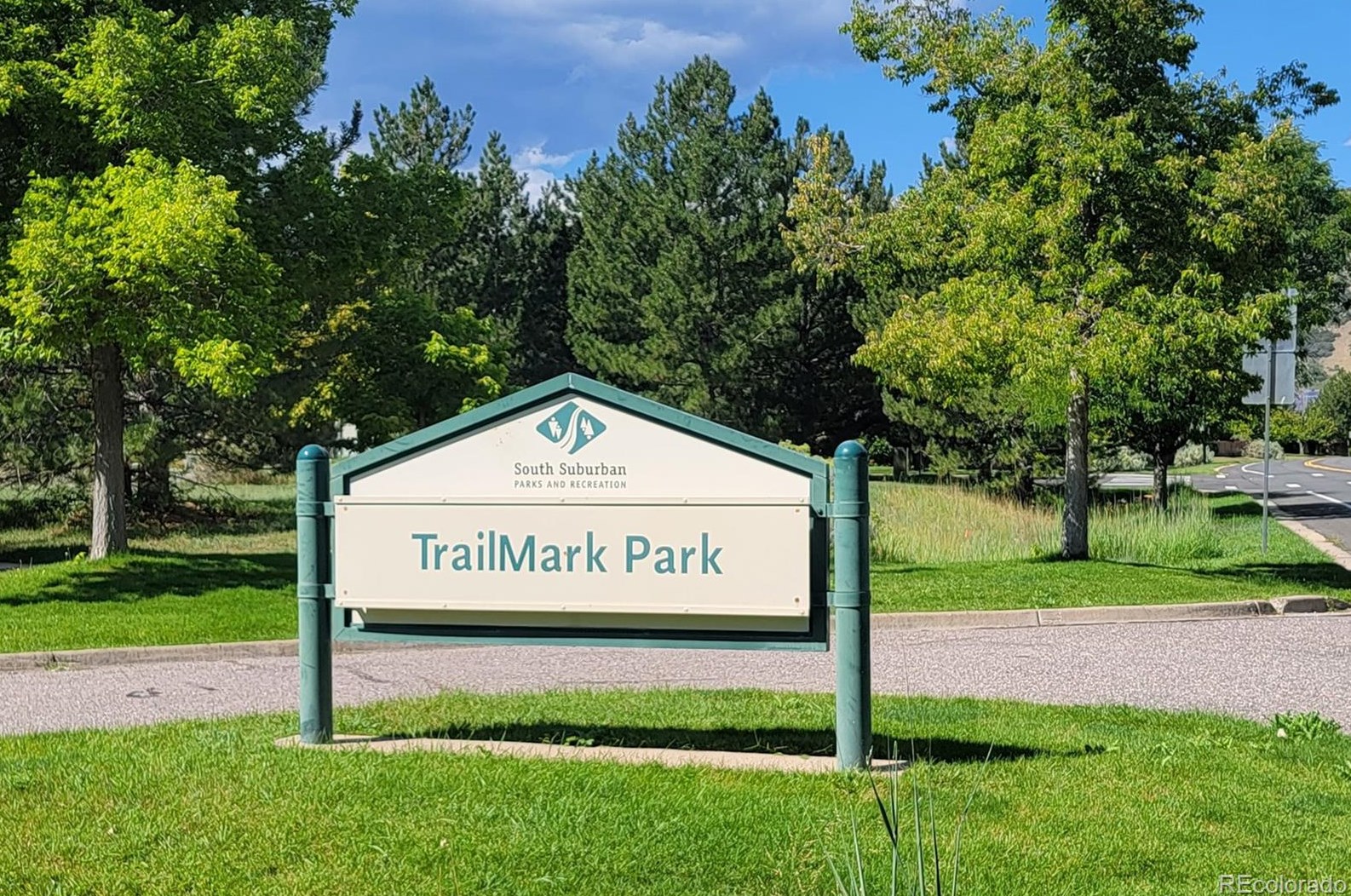 9681 Dover Way, Littleton CO 80123-3314 exterior