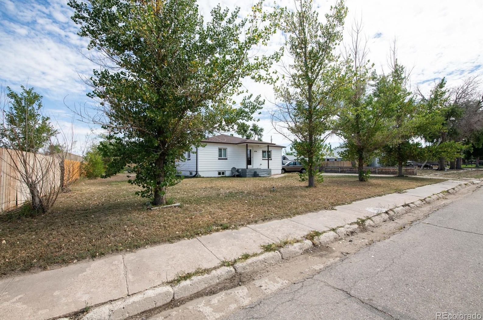 636 2nd Ave, Deer Trail CO exterior