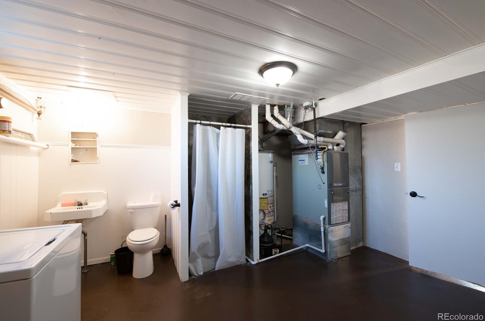 636 2nd Ave, Deer Trail CO exterior