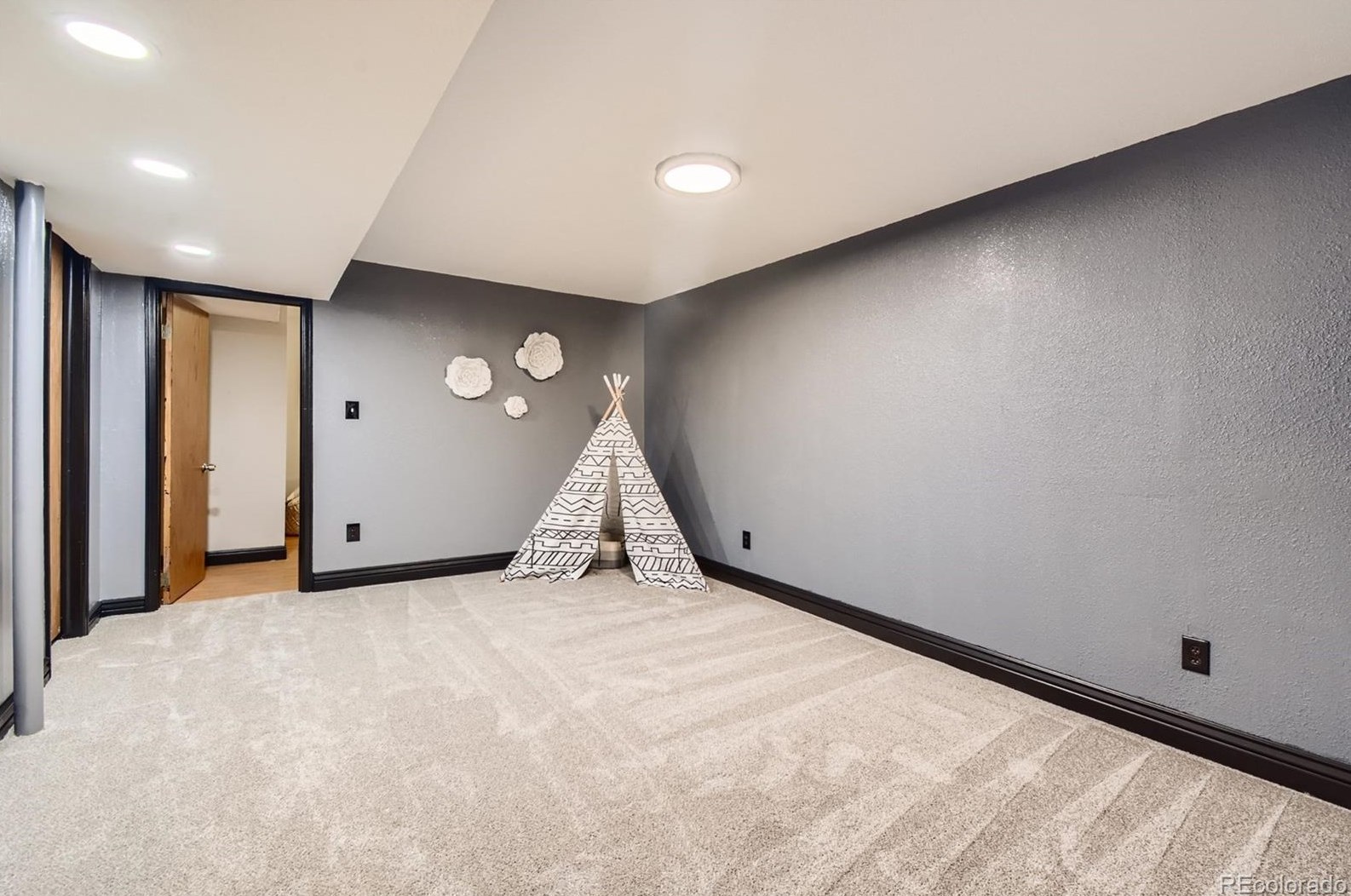 321 Mtn Cloud Cir, Littleton CO 80126-2213 exterior