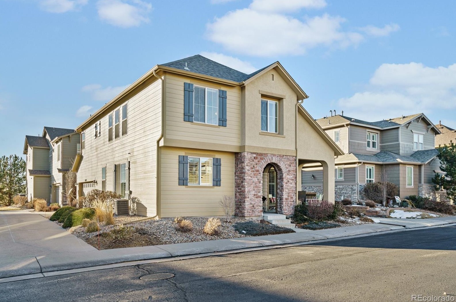 10571 Ashfield St, Littleton, CO 80126-8071