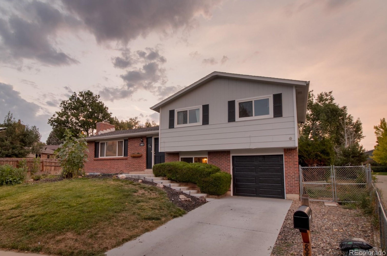 8823 Fair Dr, Littleton, CO 80123-3294