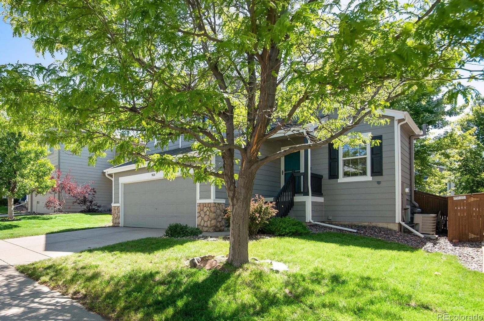 9820 Gatesbury Cir, Littleton CO  80126-6839 exterior