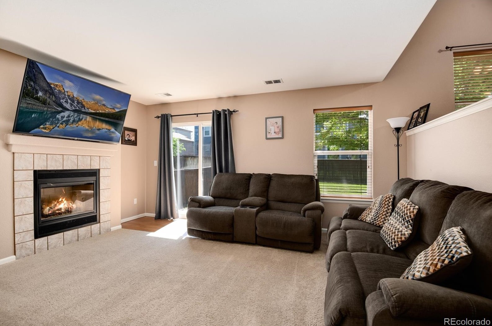 9820 Gatesbury Cir, Littleton CO  80126-6839 exterior