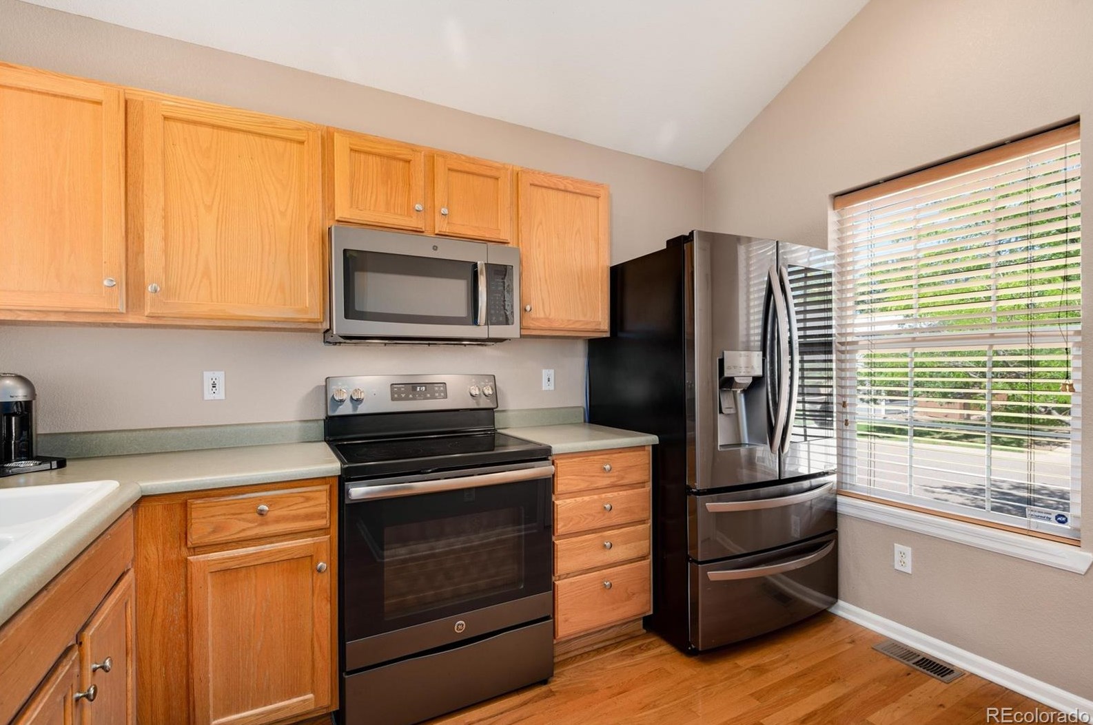 9820 Gatesbury Cir, Littleton CO  80126-6839 exterior