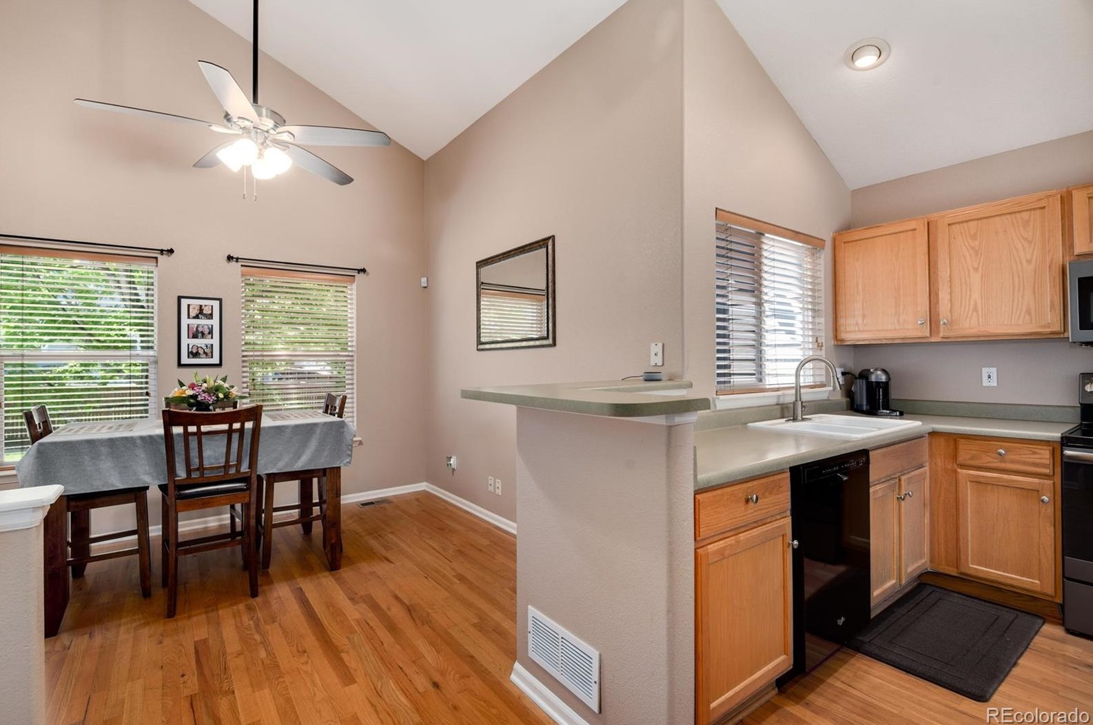 9820 Gatesbury Cir, Littleton CO  80126-6839 exterior