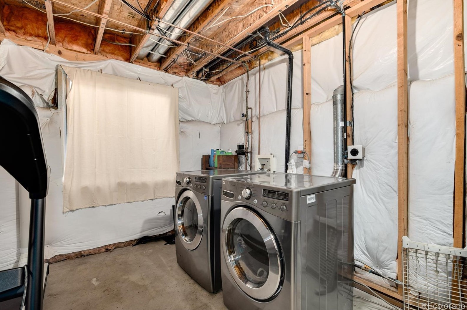 9820 Gatesbury Cir, Littleton CO  80126-6839 exterior