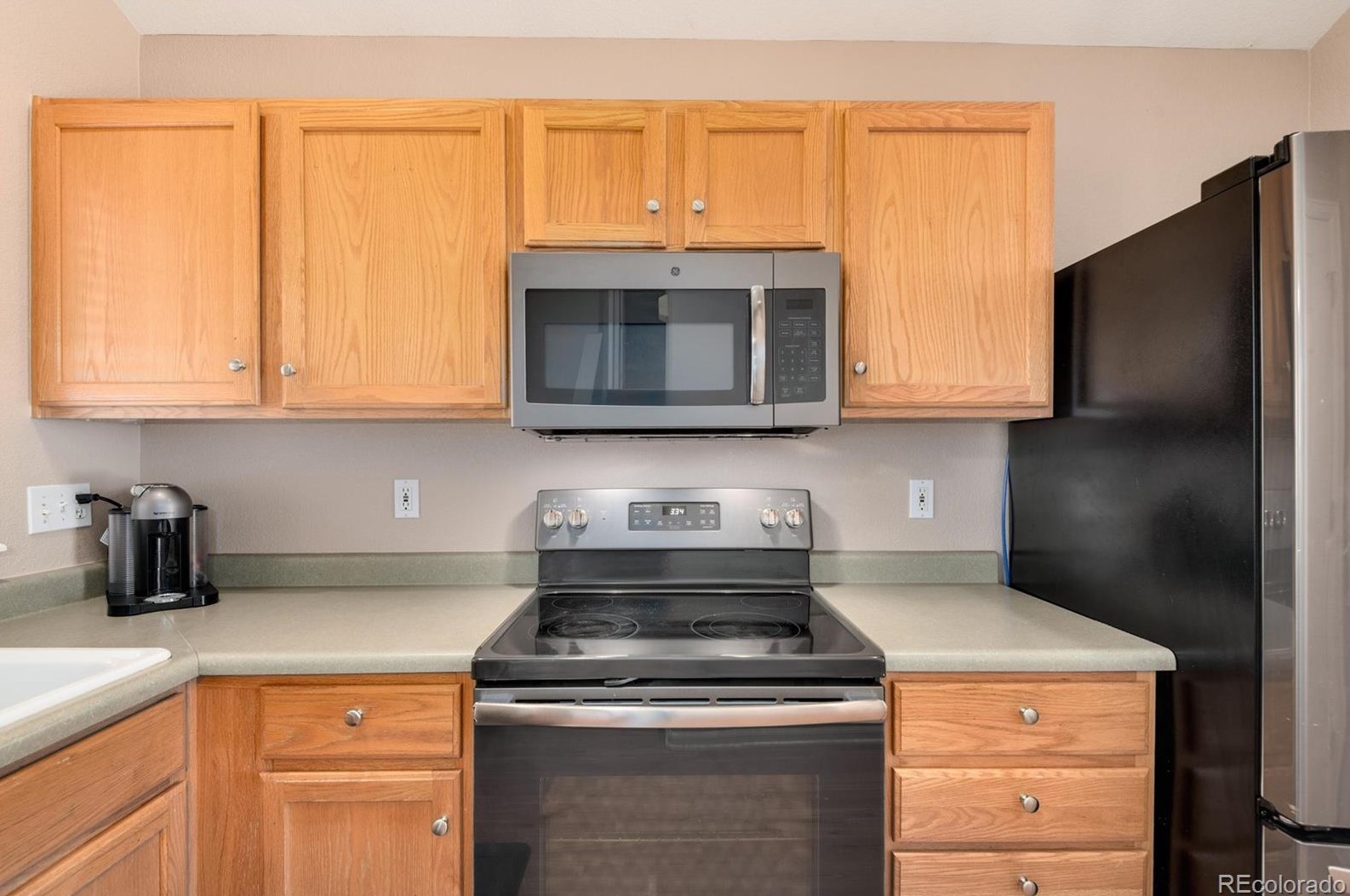 9820 Gatesbury Cir, Littleton CO  80126-6839 exterior