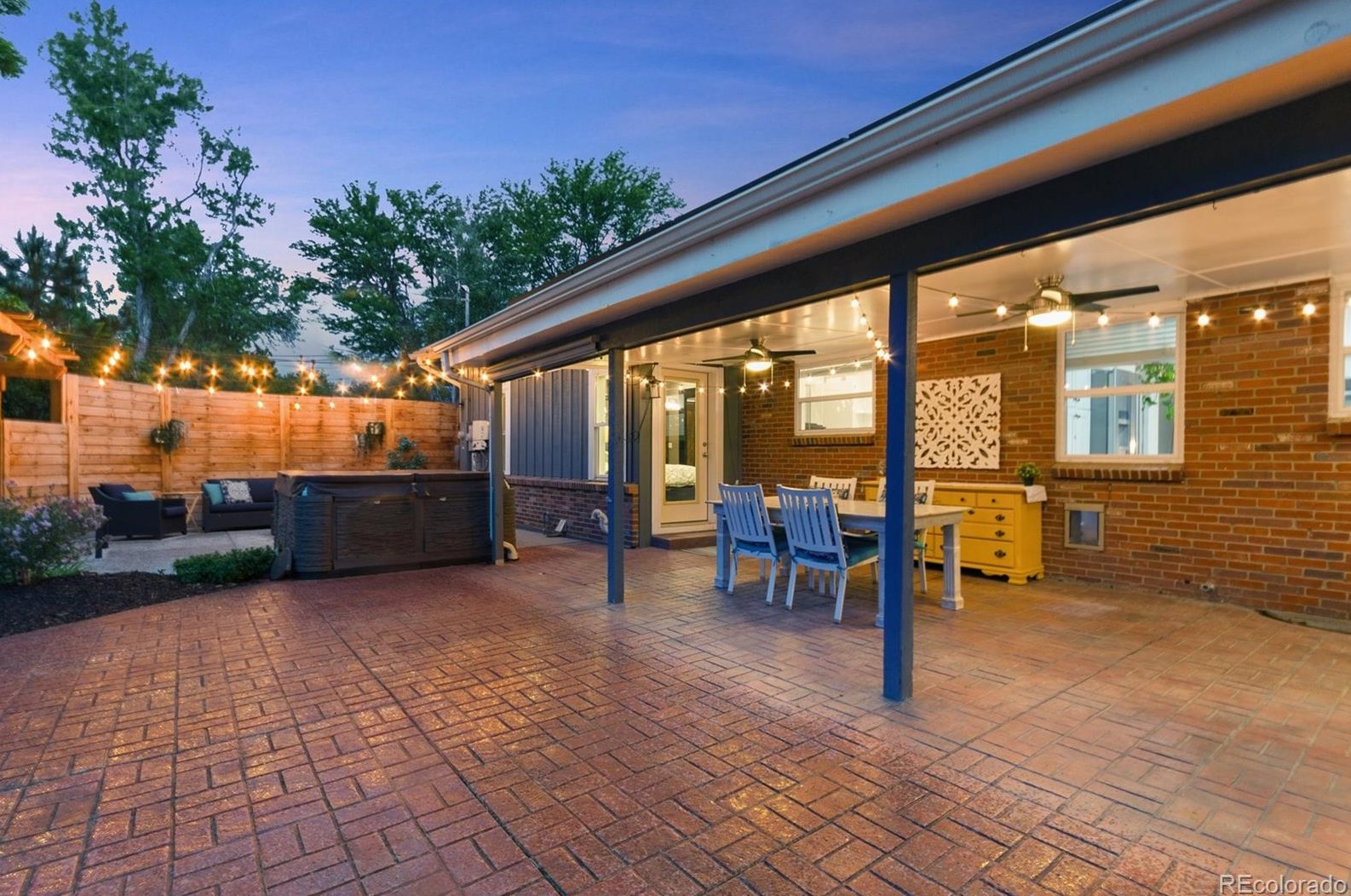 6220 Marion Way, Littleton CO 80121-2619 exterior