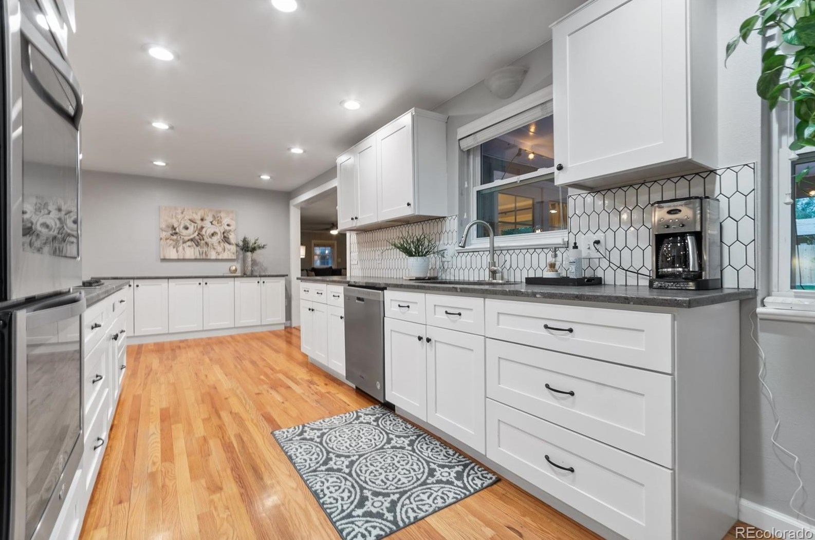 6220 Marion Way, Littleton CO 80121-2619 exterior