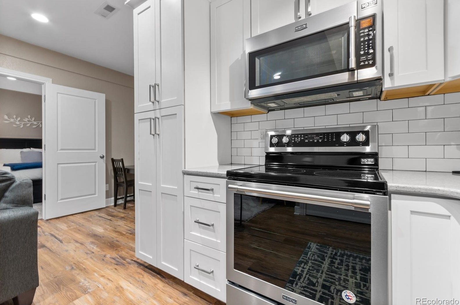 6220 Marion Way, Littleton CO 80121-2619 exterior