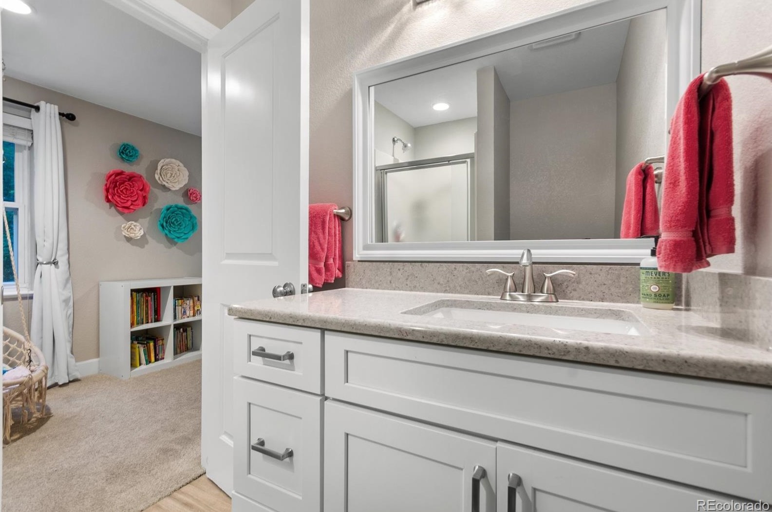 6220 Marion Way, Littleton CO 80121-2619 exterior