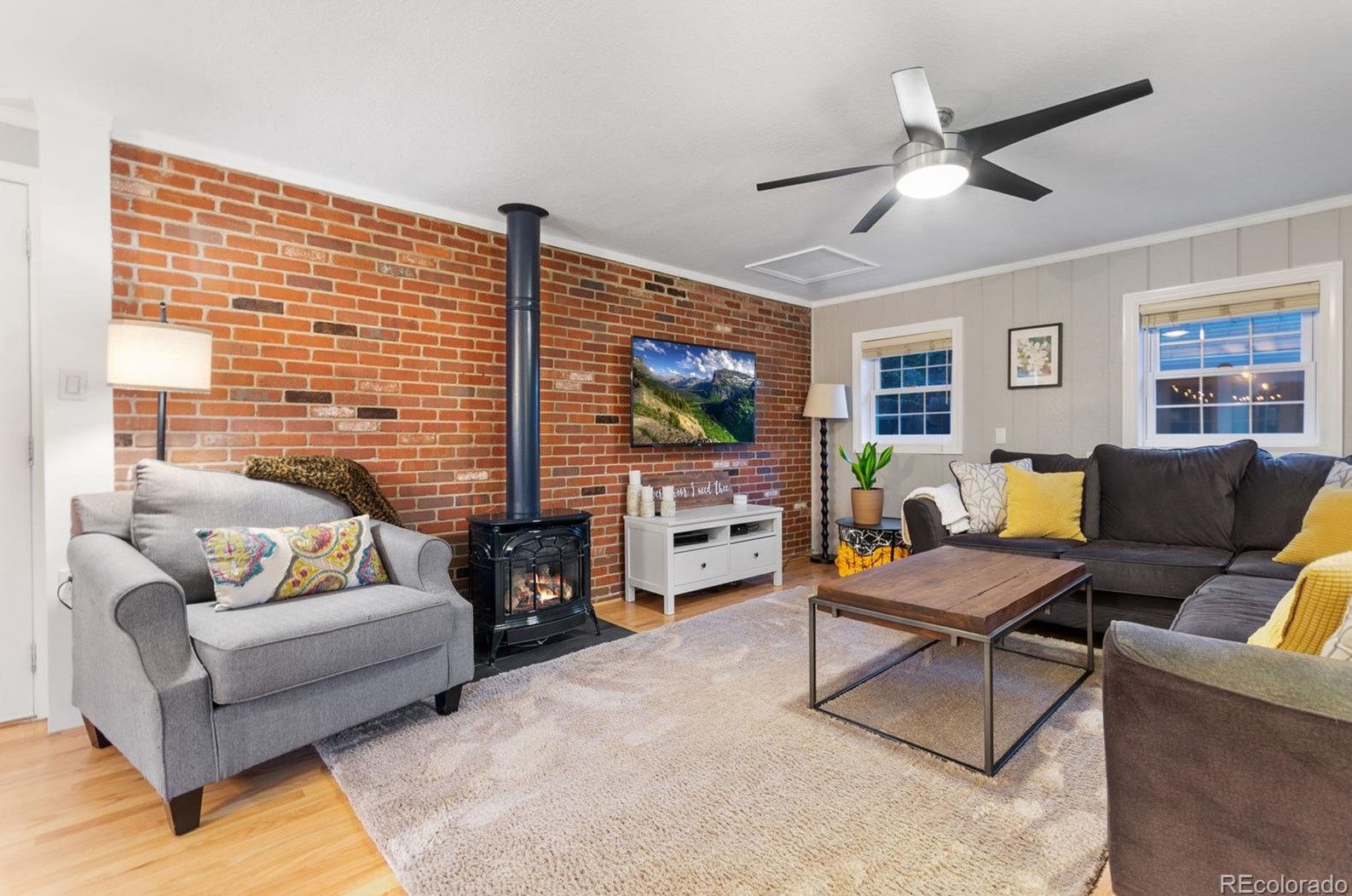 6220 Marion Way, Littleton CO 80121-2619 exterior