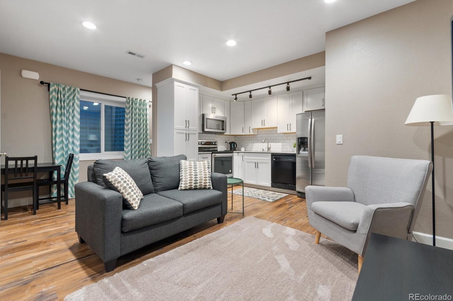 6220 Marion Way, Littleton CO 80121-2619 exterior