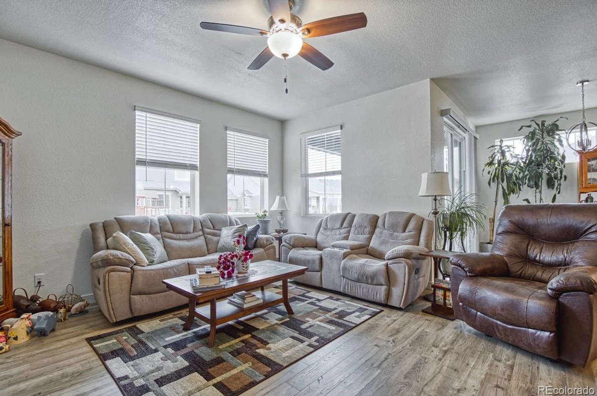 8810 Ferncrest St, Longmont CO  80504-3522 exterior