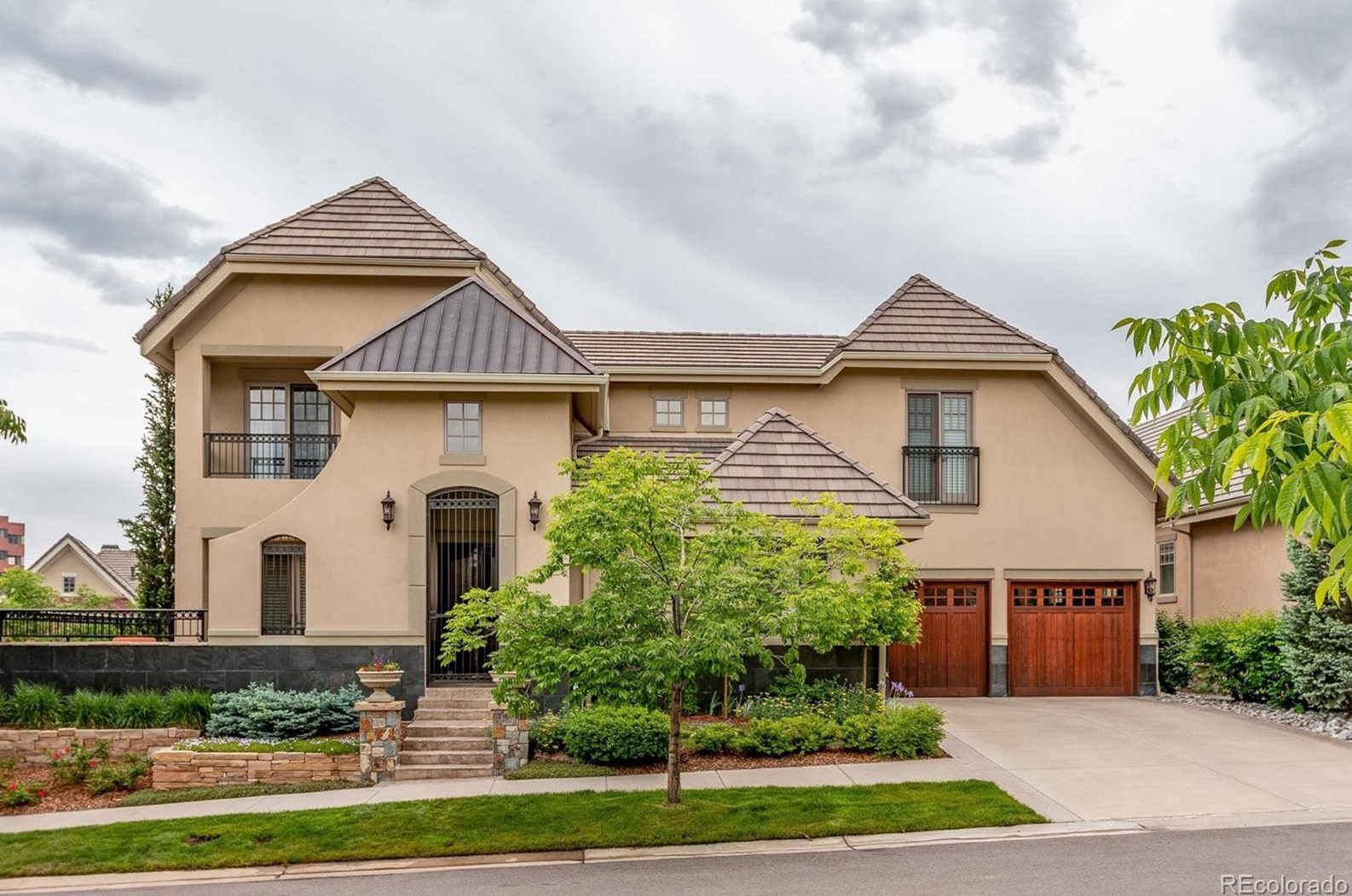 14 Sommerset Cir, Englewood, CO 80111