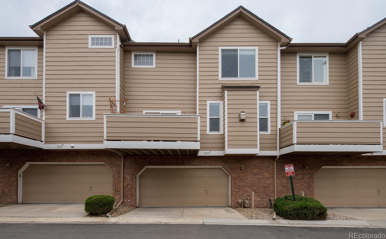 7590 Coal Mine Ave, Littleton CO 80123-4420 exterior