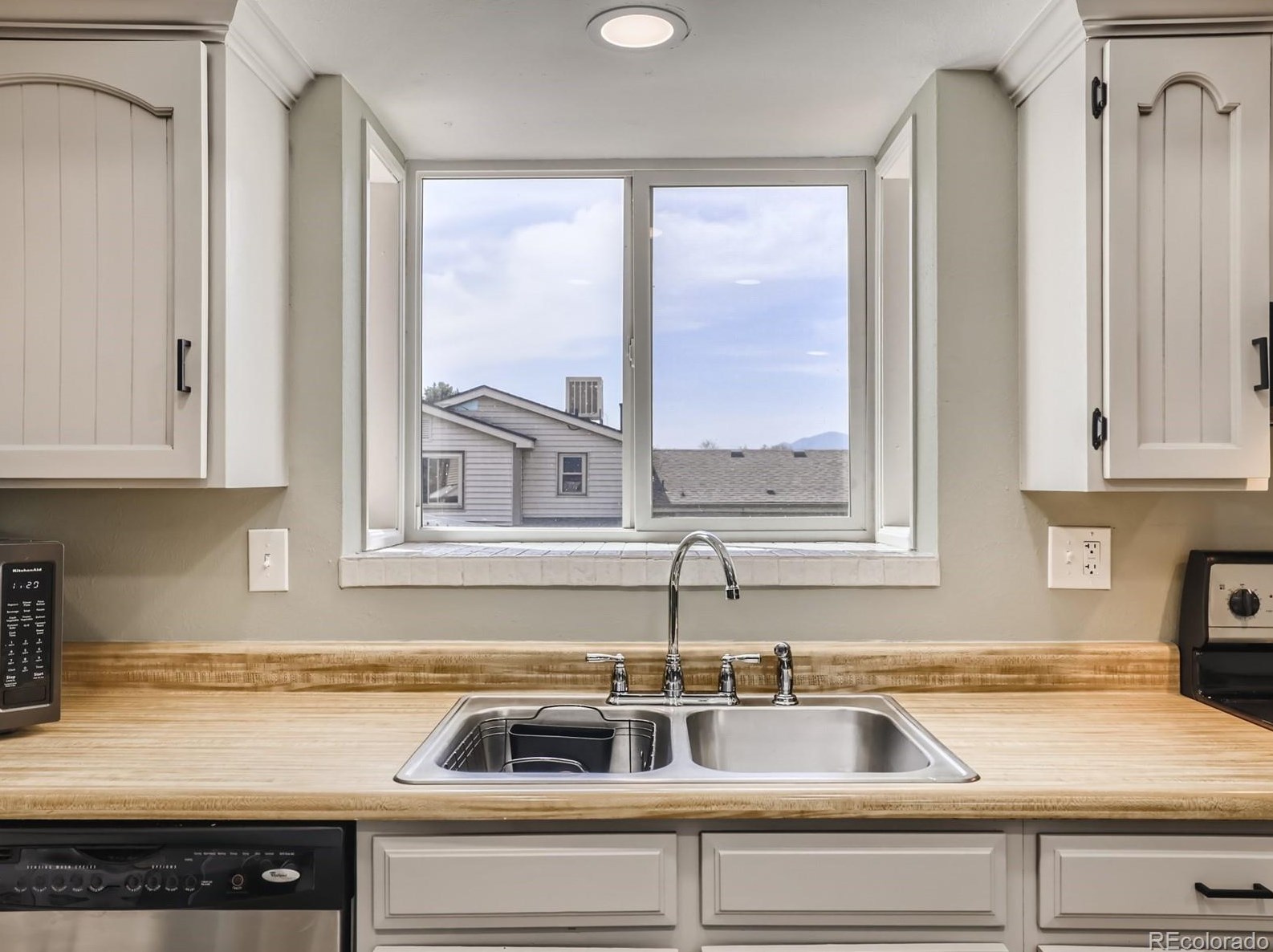 11542 Berry Ave, Littleton CO  80127-1836 exterior