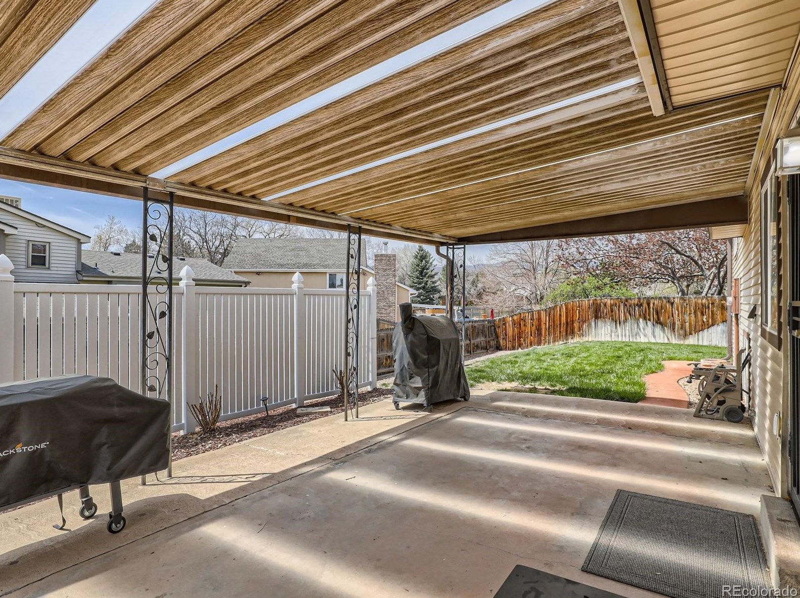 11542 Berry Ave, Littleton CO  80127-1836 exterior