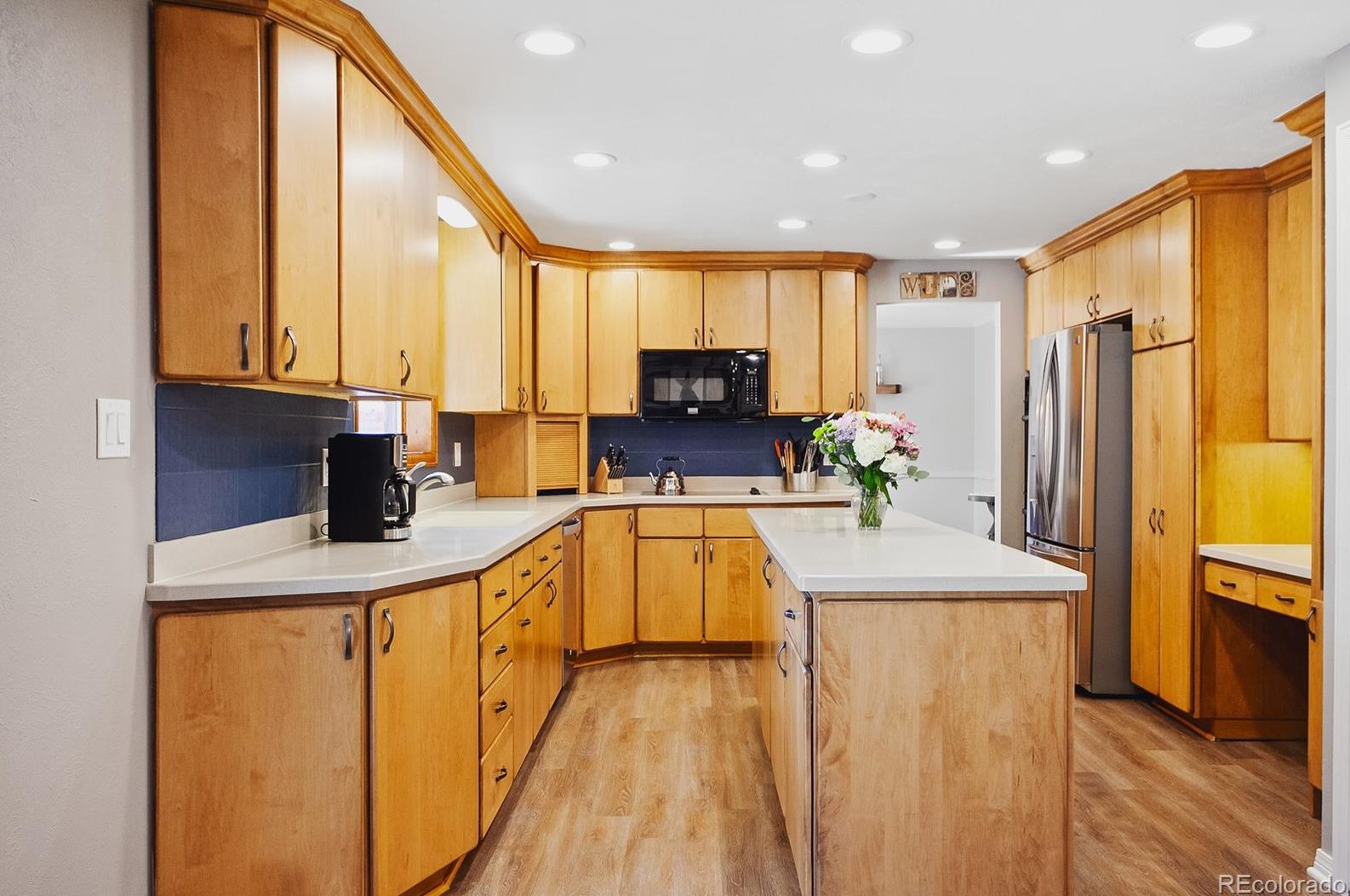 6374 Rowland Ave, Littleton CO 80128-4578 exterior