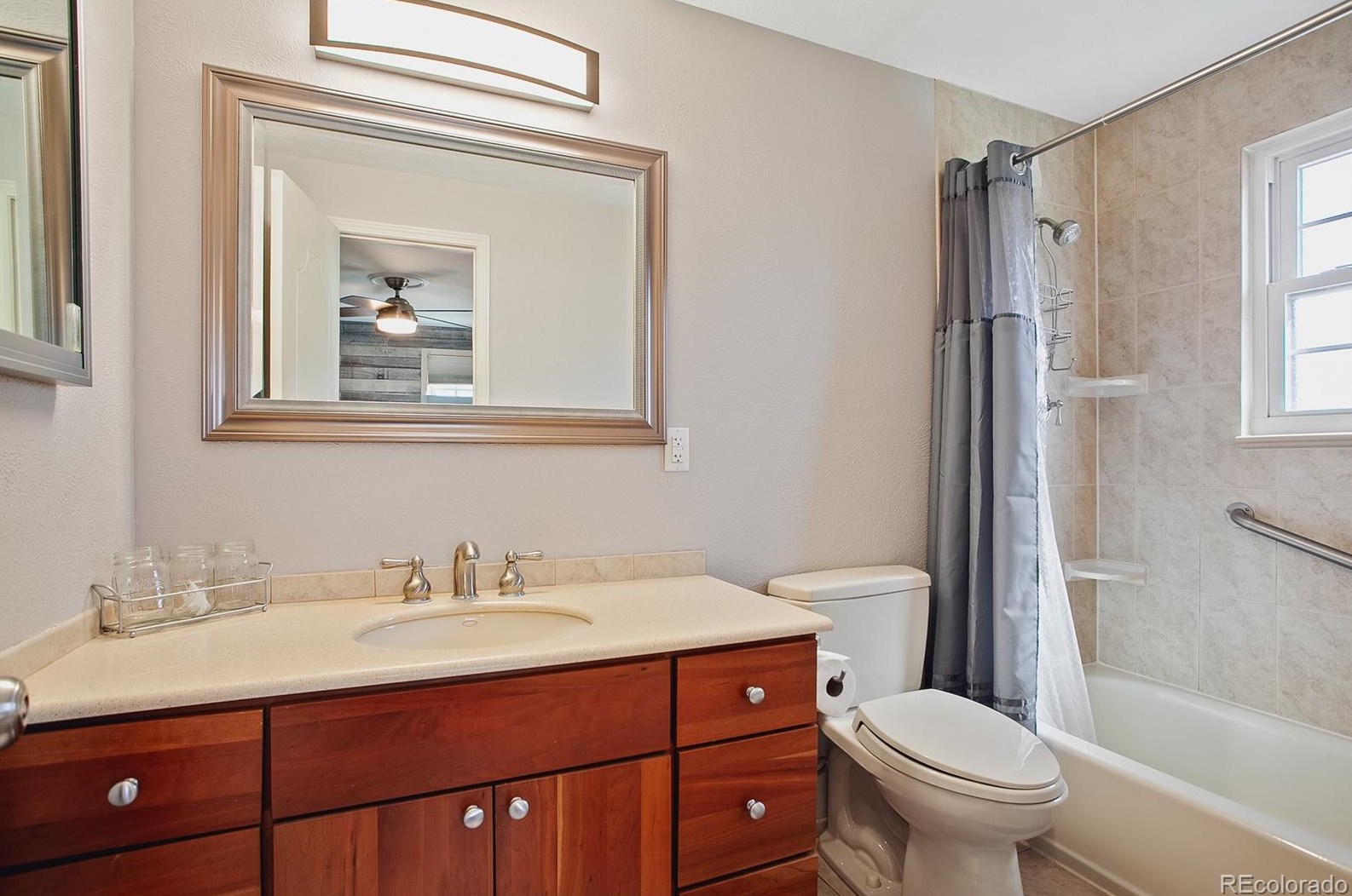 6374 Rowland Ave, Littleton CO 80128-4578 exterior