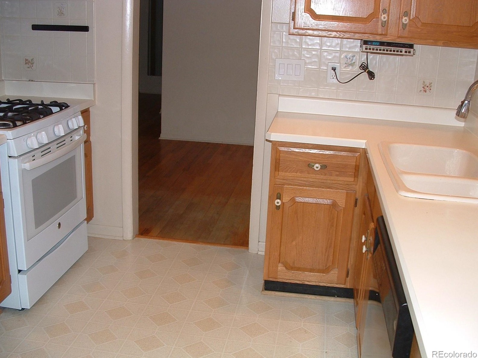 6588 Logan St, Littleton CO 80122 exterior