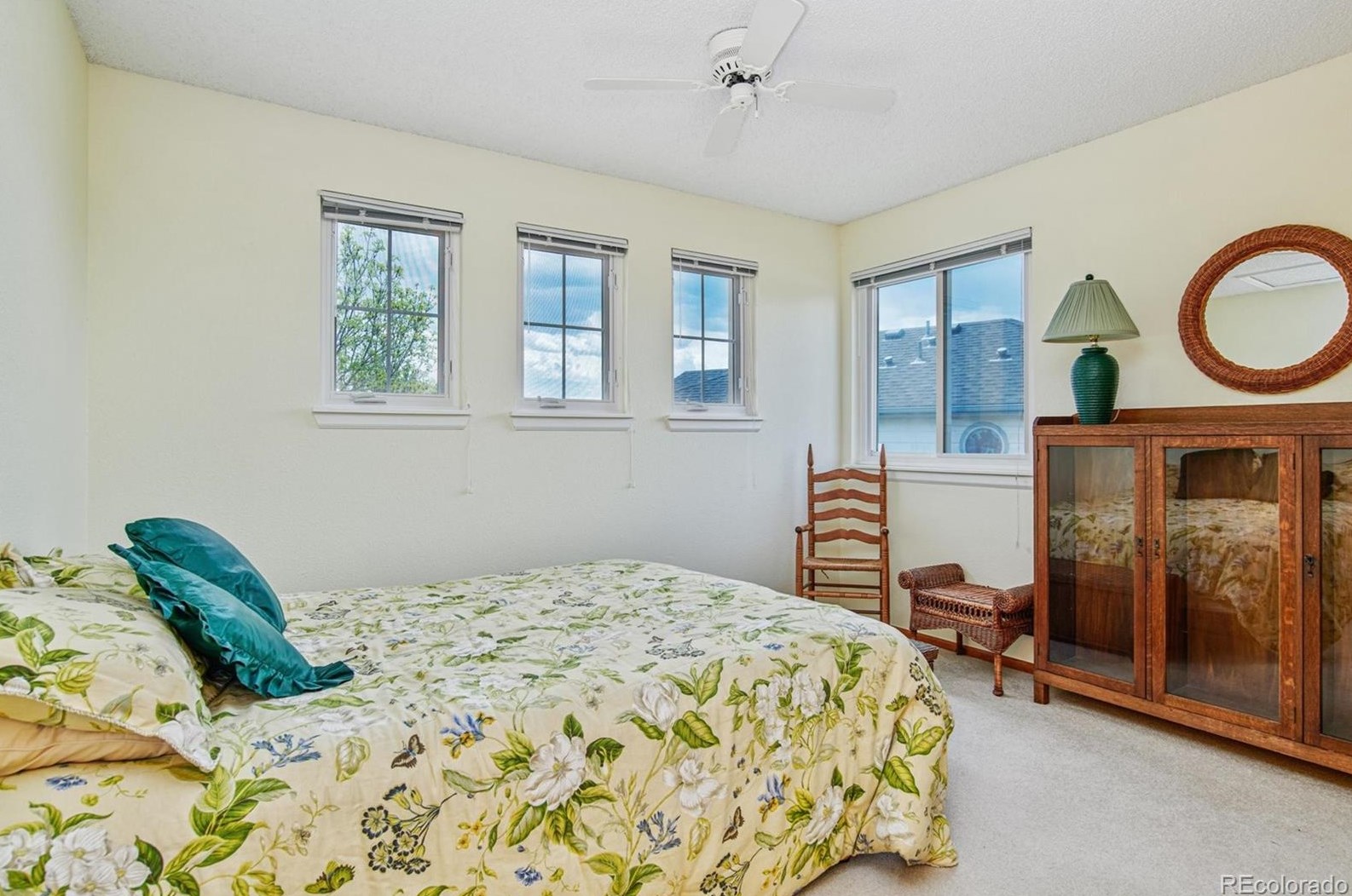 10039 Silver Maple Rd, Littleton CO 80129-5460 exterior