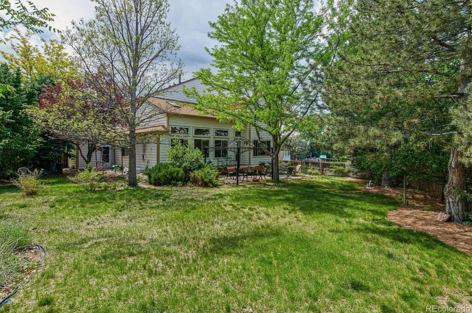 10039 Silver Maple Rd, Littleton CO 80129-5460 exterior